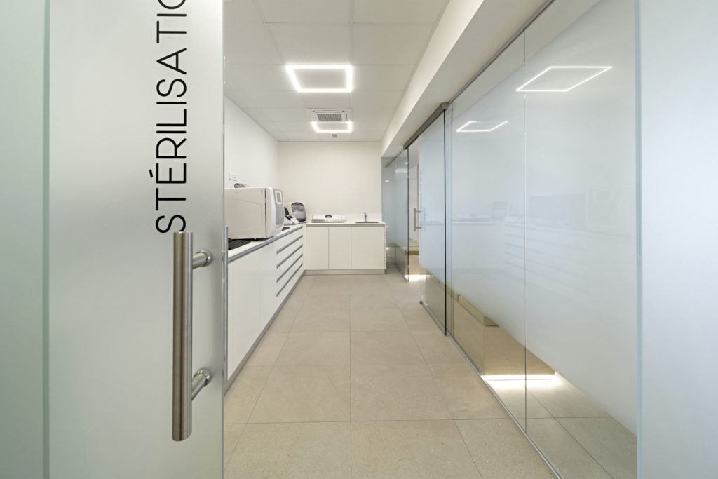 Signalétique intérieure Enseigne lumineuse Centre médico dentaire Premier Santé