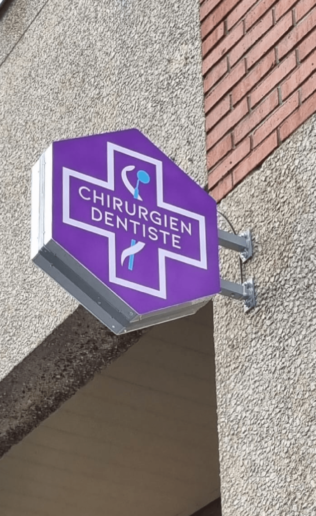 Enseigne drapeau de chirurgien dentiste